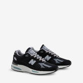 Made in UK 991v2 Black | Smoked Pearl | Silver