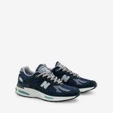 Made in UK 991v2 Dark Navy | Smoked Pearl | Silver
