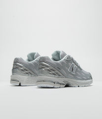 New Balance 1906W Shoes - Silver Metallic / White