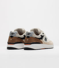 New Balance Numeric 933 Andrew Reynolds Shoes - Quicksand / Sea Salt