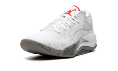 Zion 3 "White/University Red" DR0675 106