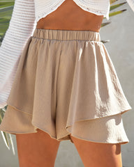 Flutter Away Shorts - Latte