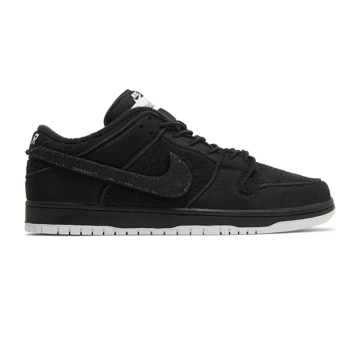Nike SB Dunk Low x Gnarhunters 'Black' (2022)