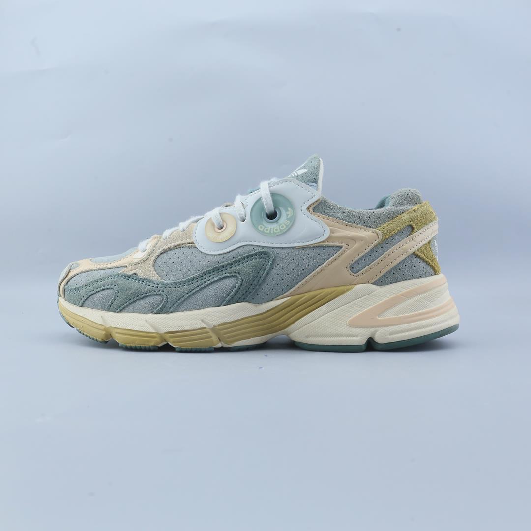 ADIDAS ASTIR